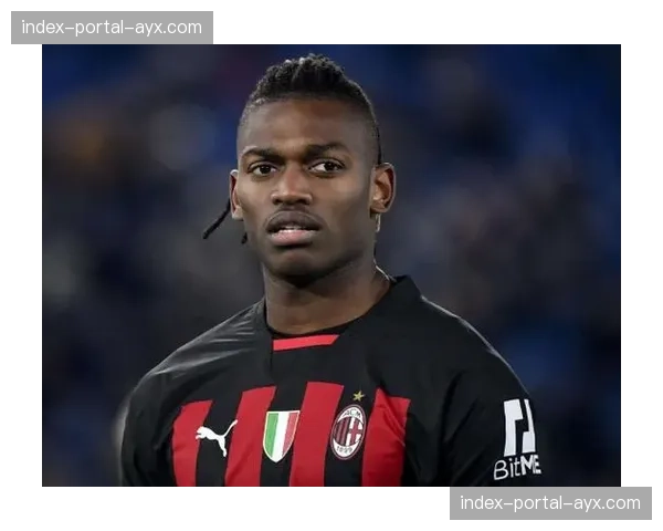 莱奥同意与AC米兰续约至2029年，违约金条款成为谈判最后障碍